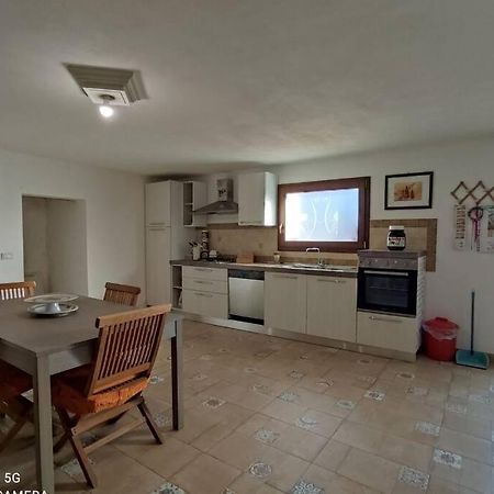 Casa Relax In Periferia Con Ingresso E Parcheggio Privato. Apartment Zimmardo Bagian luar foto