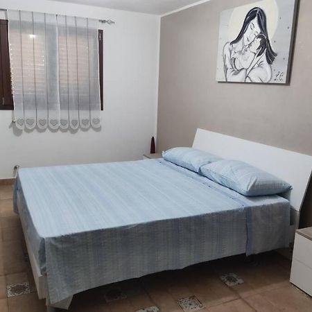 Casa Relax In Periferia Con Ingresso E Parcheggio Privato. Apartment Zimmardo Bagian luar foto